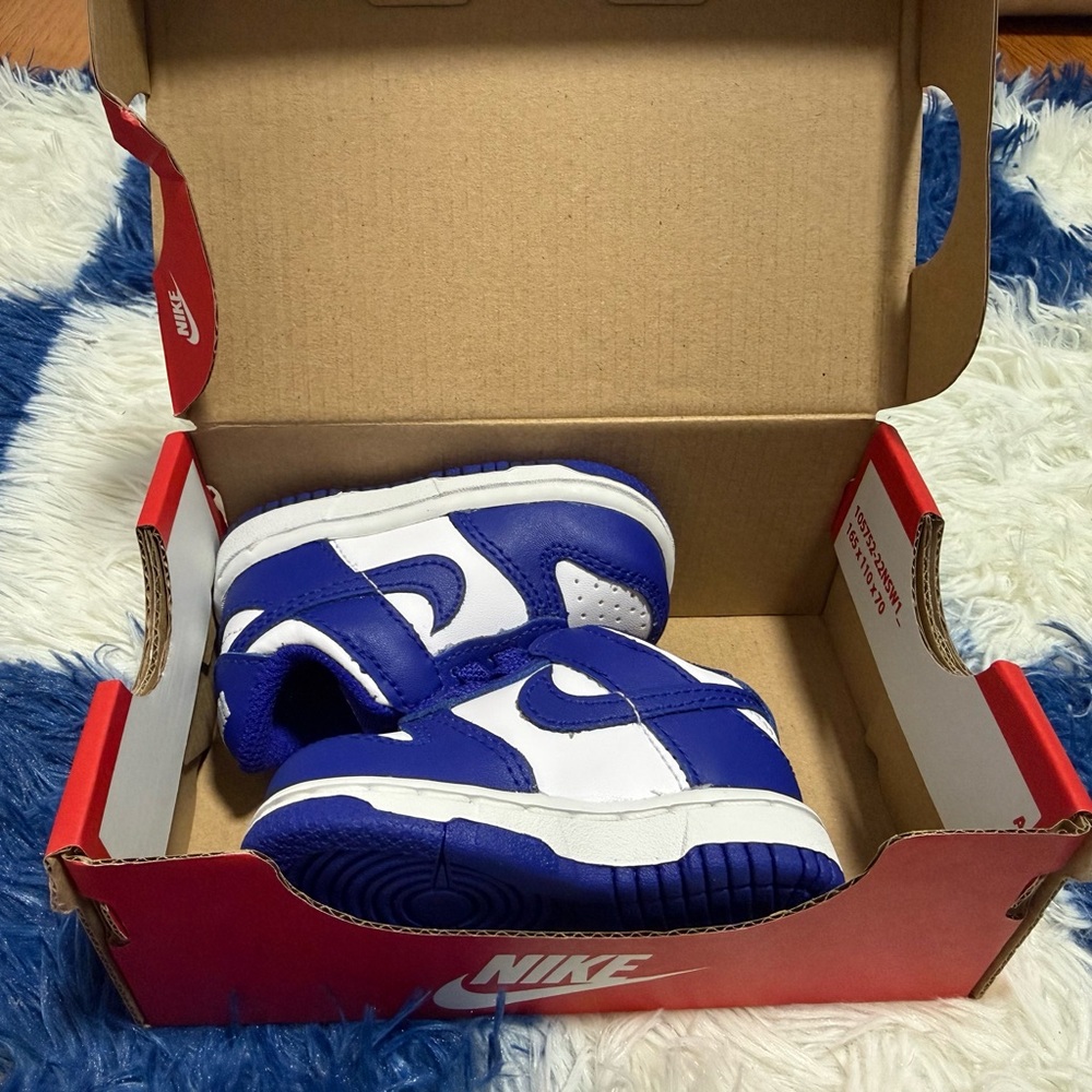 Nike Kids Sneakers in Blue and White